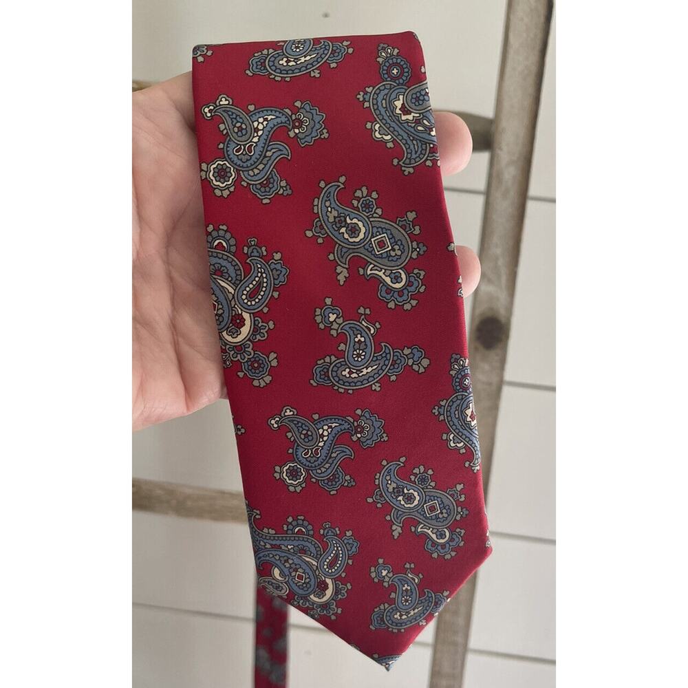 Hathaway Mens Vintage Red/Teal/Tan 100% Silk Paisley Career Office Tie